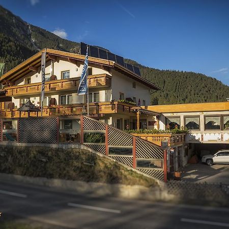 Ferienhotel Dobler Weissenbach am Lech Εξωτερικό φωτογραφία